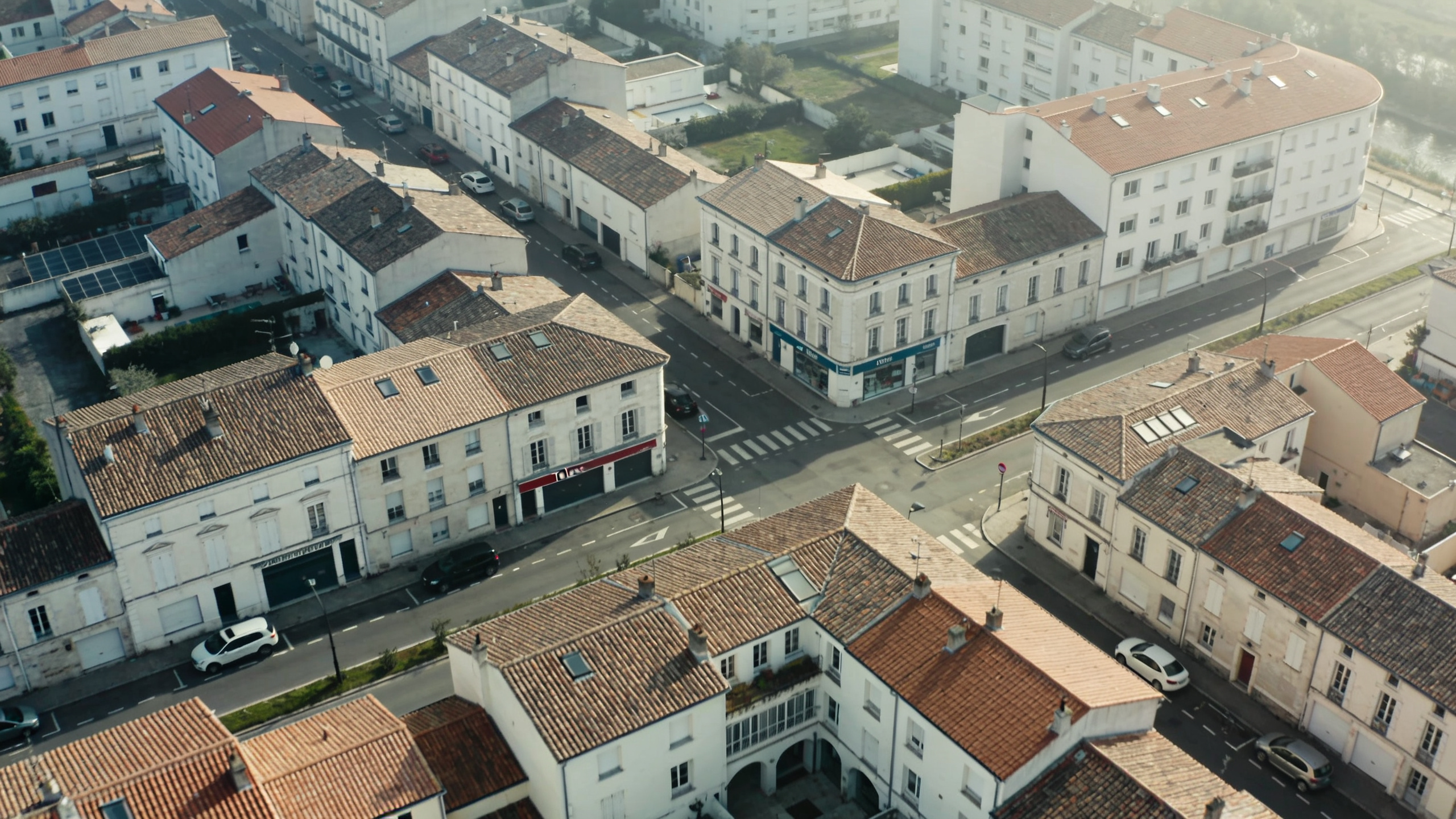 Vue aerienne de Talence avec immeubles et rues